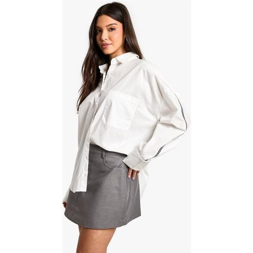 CAMICIA OVERSIZE CON RIGA LATERALE - boohoo - Modalova