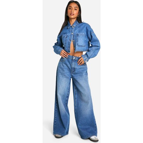 Jeans a gamba ampia Petite a vita alta - boohoo - Modalova