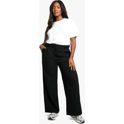 Pantaloni sartoriali Plus Size a gamba dritta - boohoo - Modalova