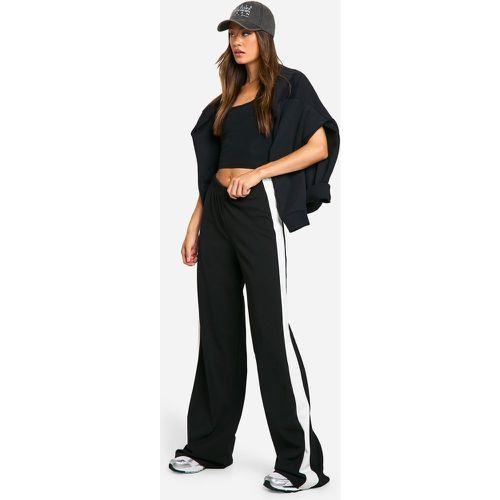 Pantaloni a gamba ampia Tall con righe a contrasto - boohoo - Modalova