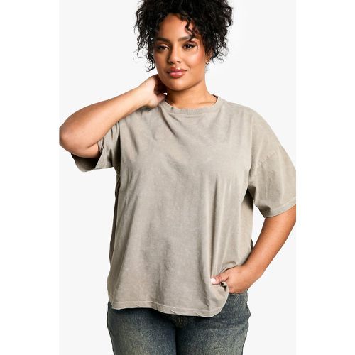 Camiseta Plus Oversize Caqui Con Lavado A La Piedra - boohoo - Modalova