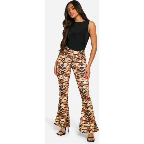 Animal Print High Waist Basic Fit & Flare Trouser - boohoo - Modalova