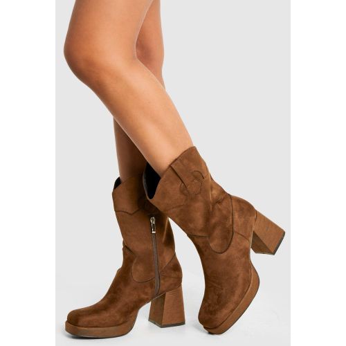 Botas Tobilleras De Ante Sintético Con Plataforma Y Tacón De Madera - boohoo - Modalova