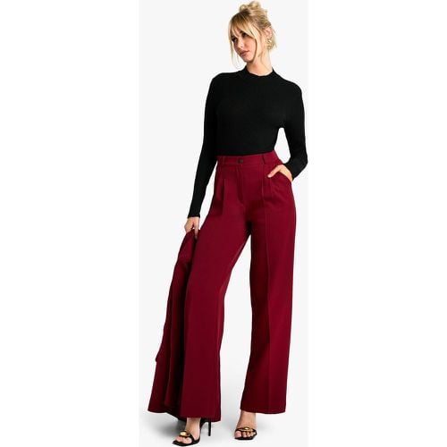 Pantaloni sartoriali con pieghe e tessuto - boohoo - Modalova