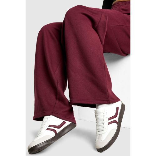 Scarpe da ginnastica con suola nera a righe a contrasto - boohoo - Modalova