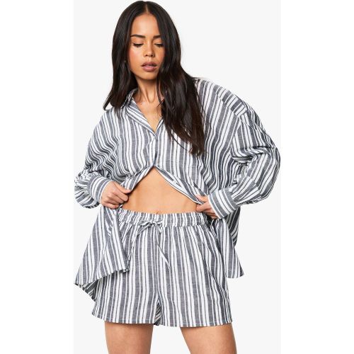Conjunto Coordinado De Pantalón Corto Y Camisa De Manga Larga De Rayas - boohoo - Modalova
