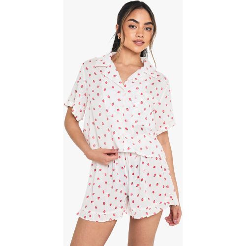 Pijama De Pantalón Corto Y Camisa De Corte Recto Con Estampado De Fresas - boohoo - Modalova