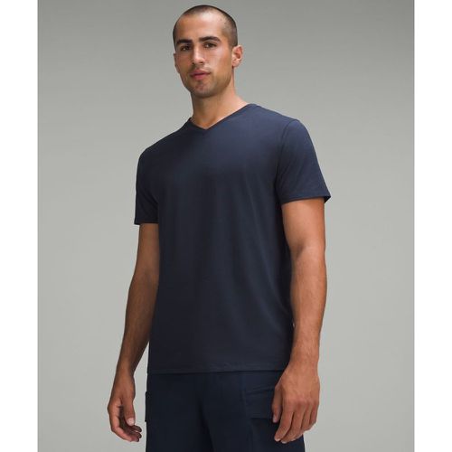– Fundamental T-Shirt mit V-Ausschnitt für Männer – Größe XS - lululemon - Modalova
