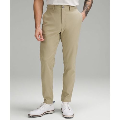 – ABC Golfhose im Slim Fit für Männer – 81 cm – Khaki – Größe 28 - lululemon - Modalova