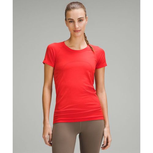 – Swiftly Tech Kurzarmshirt 2.0 für Frauen – Rot – Größe 18 - lululemon - Modalova