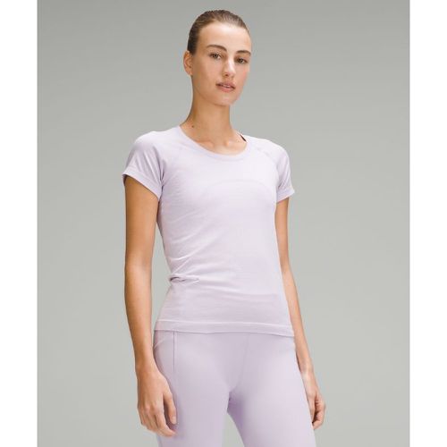 – Swiftly Tech Kurzarmshirt 2.0 Race Length für Frauen – Lila/Pastel – Größe 10 - lululemon - Modalova