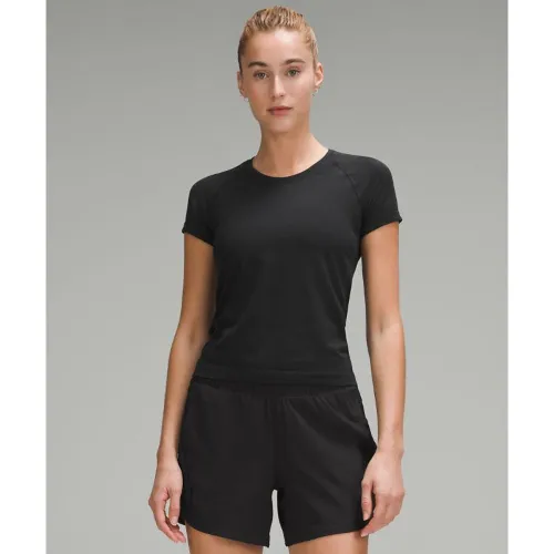 “ Swiftly Tech Kurzarmshirt 2.0 TaillenlÃ¤nge fÃ¼r Frauen â€“ GrÃ¶ÃŸe 14 in - lululemon - Modalova