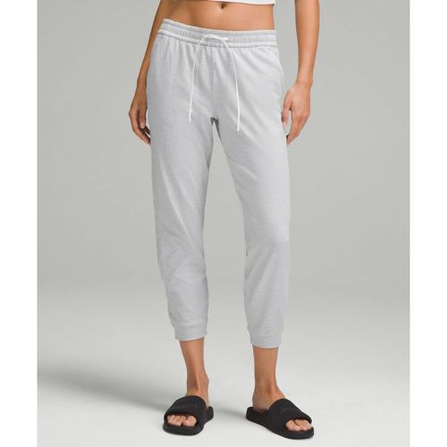 – Soft Jersey Classic-Fit Mid-Rise Jogger 7/8 Length für Frauen – Größe 4 - lululemon - Modalova