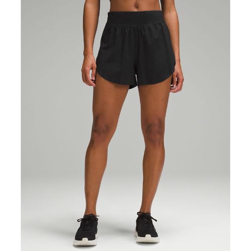 – Fast and Free Shorts im Classic Fit und mit reflektierenden Details und hohem Bund für Frauen – 8 cm – Größe 0 - lululemon - Modalova