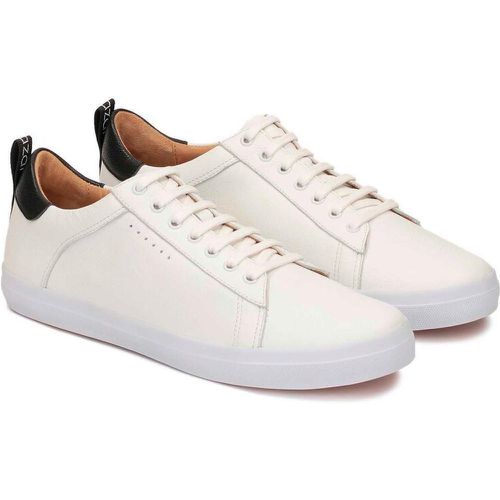 Sneakers - Borneo 76665-01-01 Biały - Kazar - Modalova