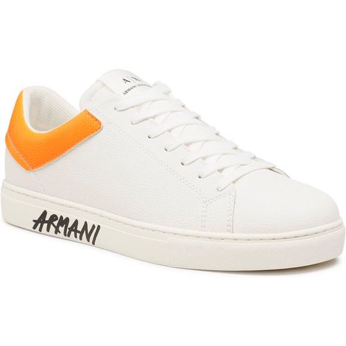 Sneakers - XUX145 XV598 K529 Off White/Orange - Armani Exchange - Modalova