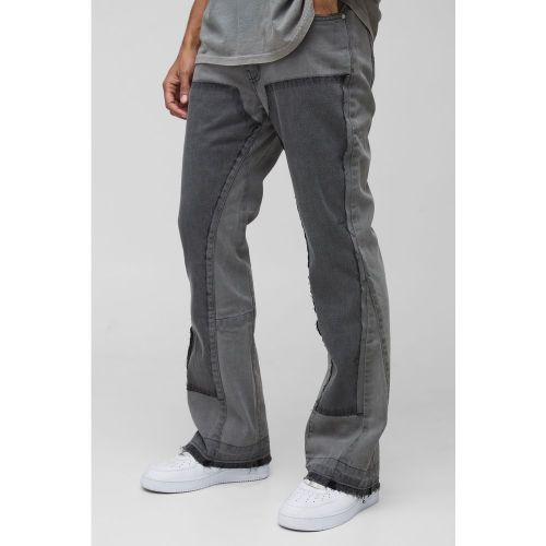Vaqueros Ajustados Sin Tratar De Campana Estilo Carpintero Desgastados - boohoo - Modalova