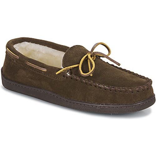 PILE LINED HARDSOLE men's Loafers / Casual Shoes in - minnetonka - Modalova