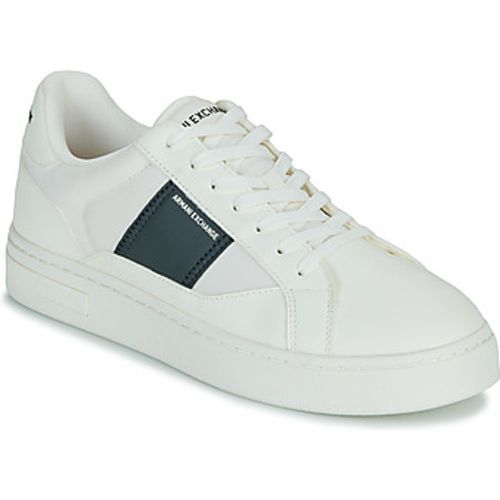 XUX241 men's Shoes (Trainers) in - Armani Exchange - Modalova