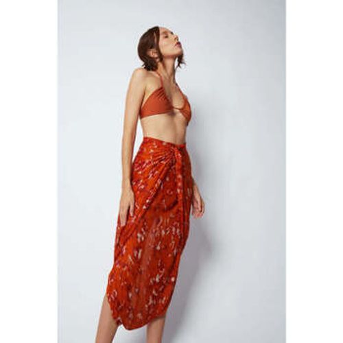 Matera Bamboo Sarong Scarf - Burnt women's in - Shinjuku Lanes - Modalova