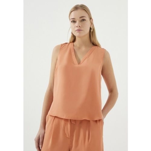 Blusen Orange Shoulder Detailed V Neck Blouse - Just Like You - Modalova