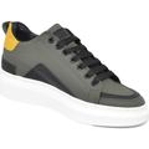 Sneakers Sneakers bassa uomo in vera pelle gommata riporti nero e - Malu Shoes - Modalova