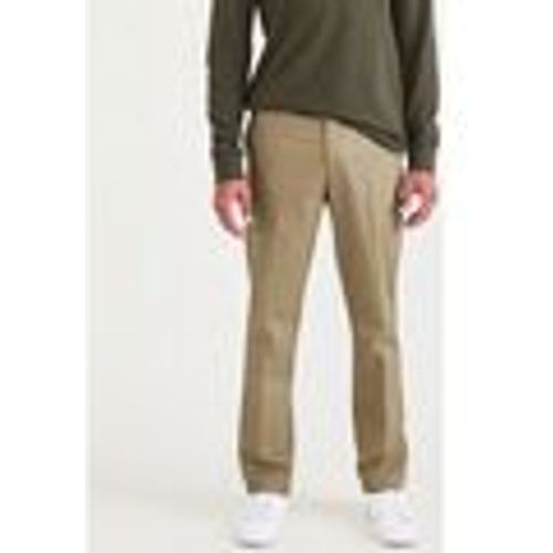 Pantaloni A5209 0007 - SIGNATURE STAIN DEFENDER-KHAKI - Dockers - Modalova