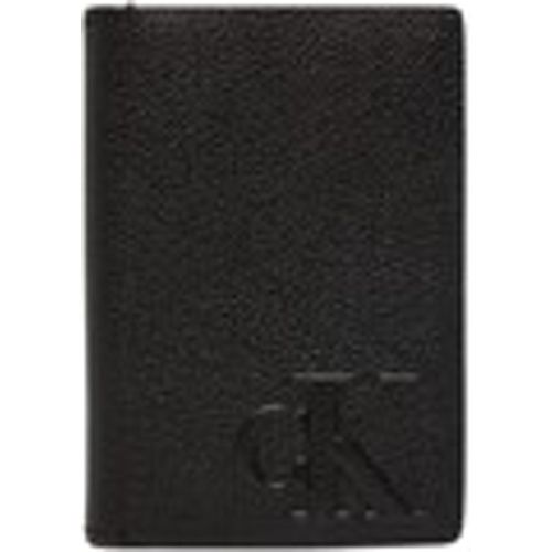 Portafoglio LOGO EMBOSS COMPACT BIFOLD K50K512595 - Calvin Klein Jeans - Modalova