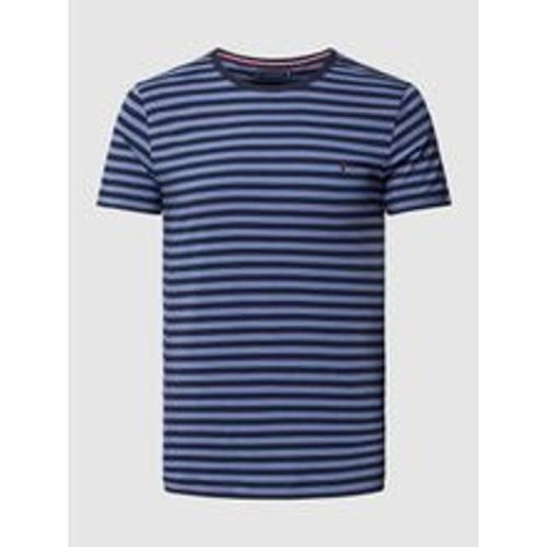 Slim Fit T-Shirt mit Logo-Stitching - Tommy Hilfiger - Modalova