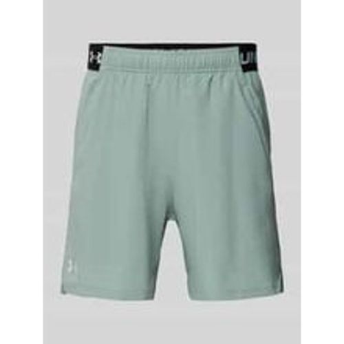 Regular Fit Shorts mit elastischem Label-Bund Modell 'Vanish' - Under Armour - Modalova