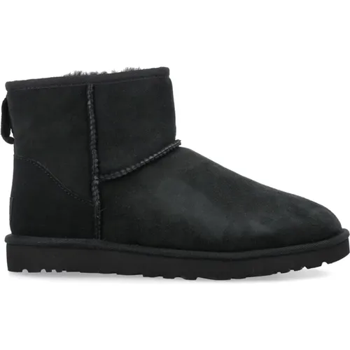Classic Suede Mid-Top Shoes , male, Sizes: 12 UK - Ugg - Modalova
