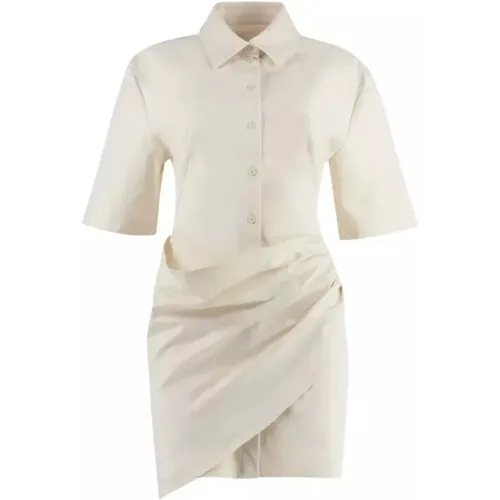 Ivory Mini Kleid mit Knopfverschluss und Drapiertem Taillenbereich - Jacquemus - Modalova