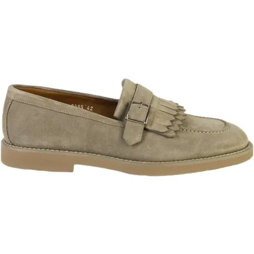 Taupe Suede Fringe Buckle Loafers , male, Sizes: 11 UK, 6 UK, 10 UK, 7 1/2 UK, 6 1/2 UK, 8 1/2 UK, 9 UK, 7 UK, 8 UK - Doucal's - Modalova