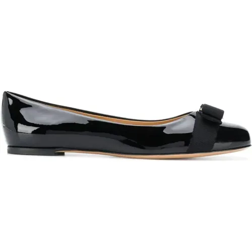 Schwarze Lackleder Varina Pumps , Damen, Größe: 36 EU - Salvatore Ferragamo - Modalova