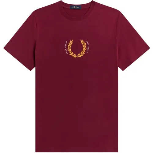 Laurel Crown Embossed T-Shirt , male, Sizes: S - Fred Perry - Modalova