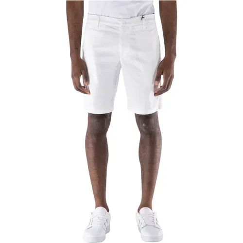 Chino Shorts for Men , male, Sizes: W33 - Guess - Modalova