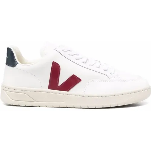 Embossed Logo Sneakers , male, Sizes: 7 UK, 9 UK, 11 UK - Veja - Modalova