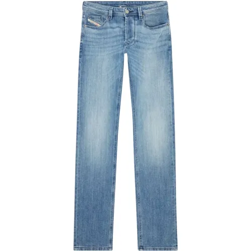 Moderne Regular Fit Niedrige Taille Jeans , Herren, Größe: W32 - Diesel - Modalova