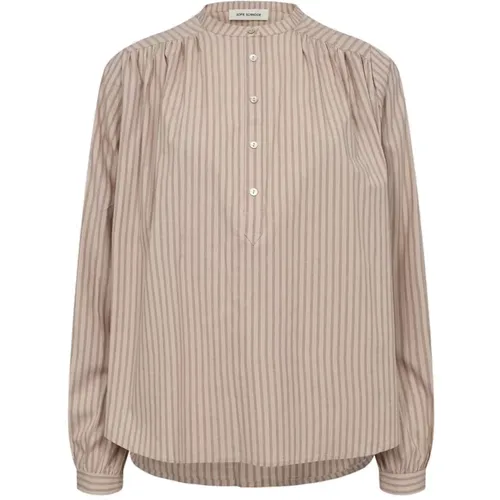 Striped Shirt Rosy Brown Loose Fit , female, Sizes: M, L, S - Sofie Schnoor - Modalova