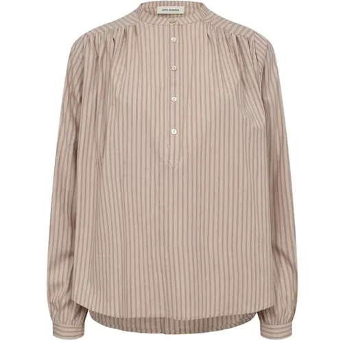 Striped Shirt Rosy Brown Loose Fit , female, Sizes: M, L, XS, S, XL - Sofie Schnoor - Modalova