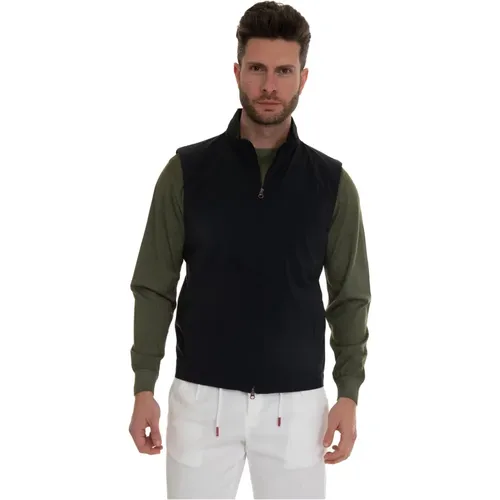 Slim Fit Zip Vest with Hidden Hood , male, Sizes: L, 3XL, M - Kired - Modalova