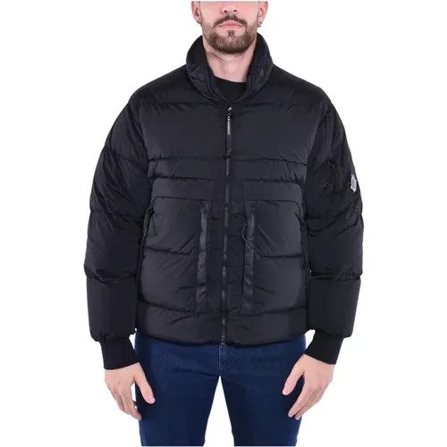 Kurze Nycra-R Jacke mit Kapuze - C.P. Company - Modalova