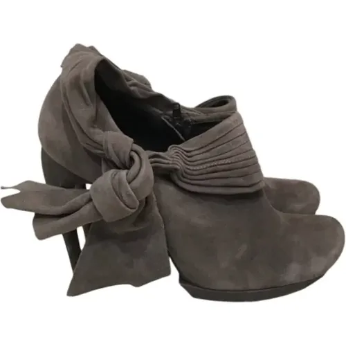 Pre-owned Suede boots , female, Sizes: 8 UK - Balenciaga Vintage - Modalova