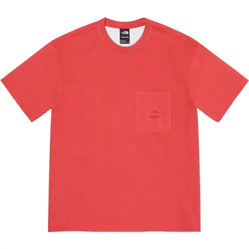 Limited Edition Pigment Printed Pocket Tee , male, Sizes: M - Supreme - Modalova