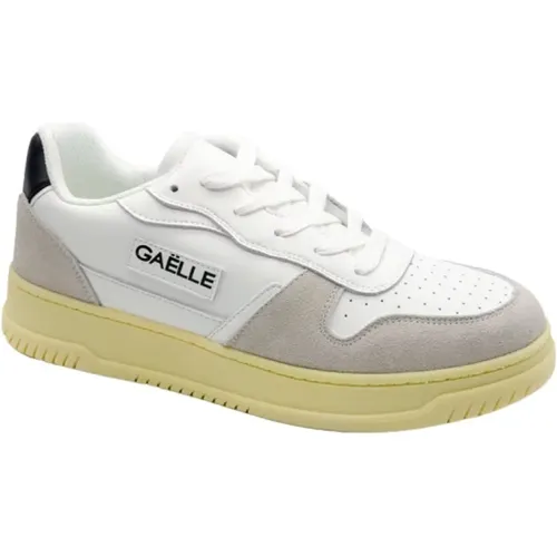 White and Grey Leather Sneakers , male, Sizes: 7 UK, 11 UK, 10 UK, 8 UK, 9 UK, 6 UK - Gaëlle Paris - Modalova