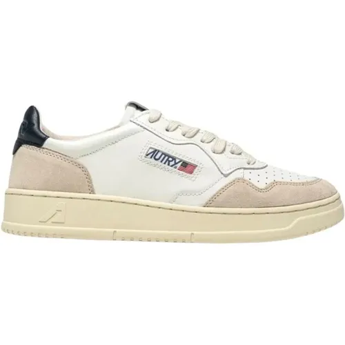 Medalist Low Sneakers , male, Sizes: 9 UK, 5 UK, 8 UK, 6 UK, 7 UK, 10 UK, 11 UK - Autry - Modalova