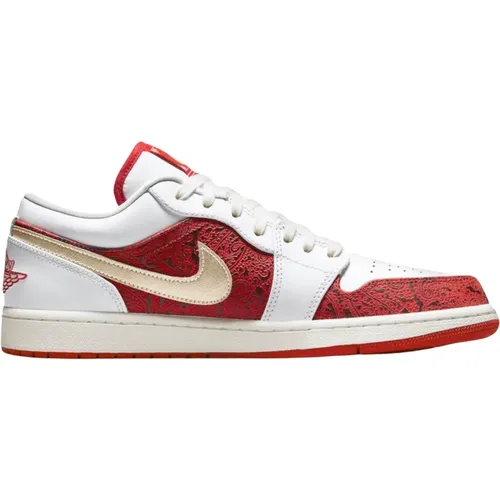 Limited Edition Air Jordan 1 Low , male, Sizes: 6 1/2 UK, 10 UK, 9 UK, 13 1/2 UK, 13 UK, 11 UK, 6 UK, 8 1/2 UK, 5 UK, 10 1/2 UK, 11 1/2 UK, 8 UK, 12 U - Nike - Modalova