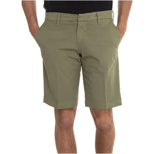 Stretch Cotton Bermuda Shorts with American Pocket , male, Sizes: W38, W32, W34, W33, W36, W40, W35 - Fay - Modalova