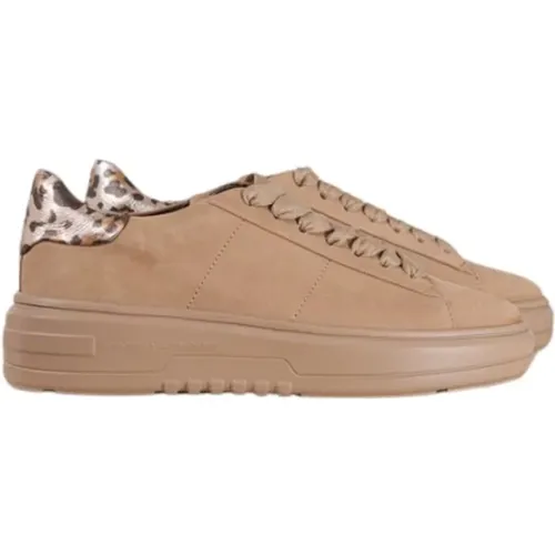 Camel/Gold Nubuck Sneaker with Metallic Leopard Detail , female, Sizes: 6 UK, 8 UK, 4 UK, 5 UK - Kennel & Schmenger - Modalova