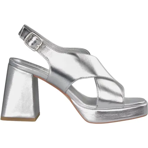 Cross Strap Square Heel Sandal , female, Sizes: 3 UK, 7 UK, 5 UK, 9 UK, 6 UK, 4 UK, 8 UK - Alma en Pena - Modalova